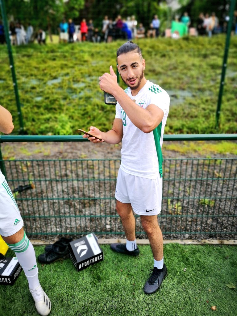 footboks's tweet photo. 🇩🇿🇩🇿 À la CAN de Clermont avec l'équipe d'Algérie ! #Footboks #boxPerformance #football #Cifbou https://t.co/wjOWFq1KtW