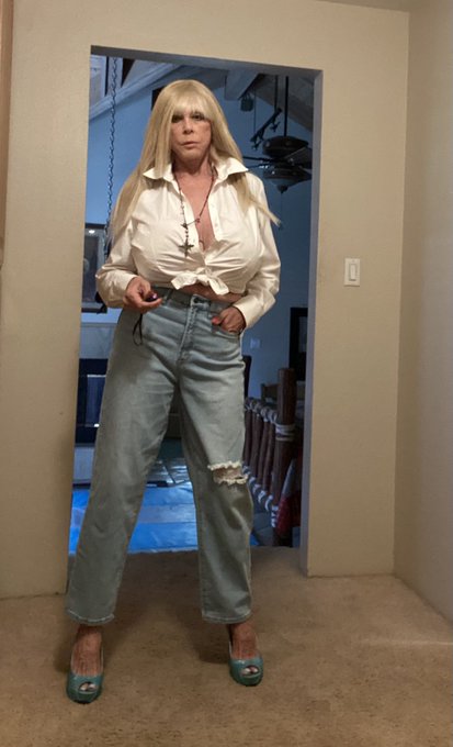 New pants https://t.co/zHOQDWrpYY<a href="/tag/instagram"class="tags"><span>#instagram</span></a>