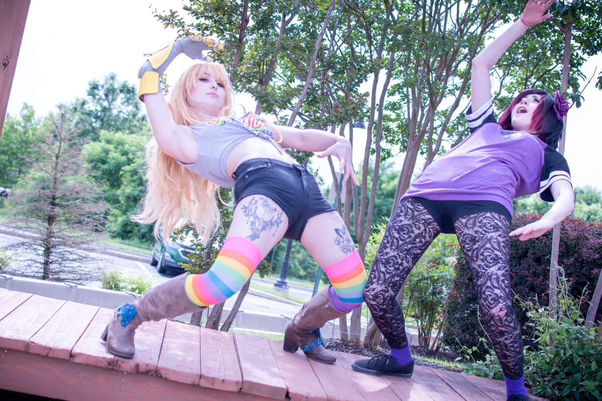 MangolooCosplay's tweet photo. Yang teaching Ruby to Jojo pose..
Ruby:  matrix dodging bullets

Did a #rtpride RWBY shoot with @GillianFoxglove  last week!

📸 @JakeMcmindes https://t.co/1MBh0YI1ZM