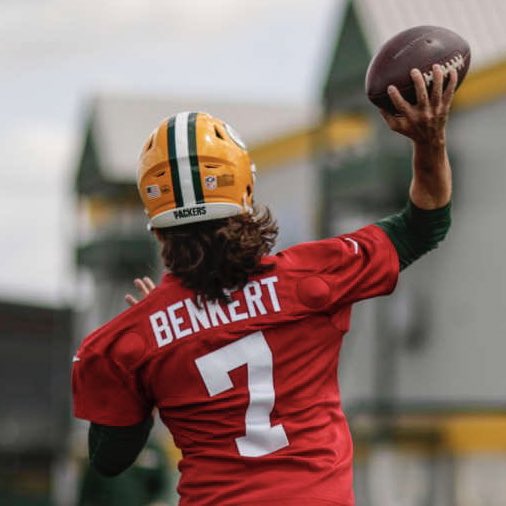 BigMack_4's tweet photo. This is a @KurtBenkert hair appreciation post. 🥗 https://t.co/x9RYprxdH3