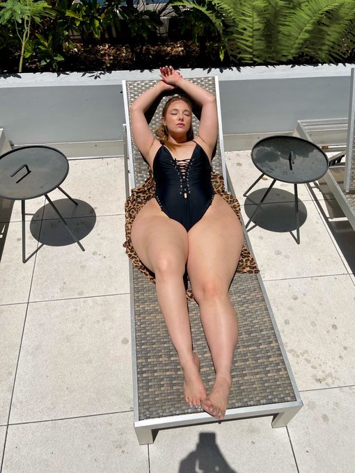 Acting like I&rsquo;m not annoyed by a million kids screaming by the pool https://t.co/9QpFeaSBfO