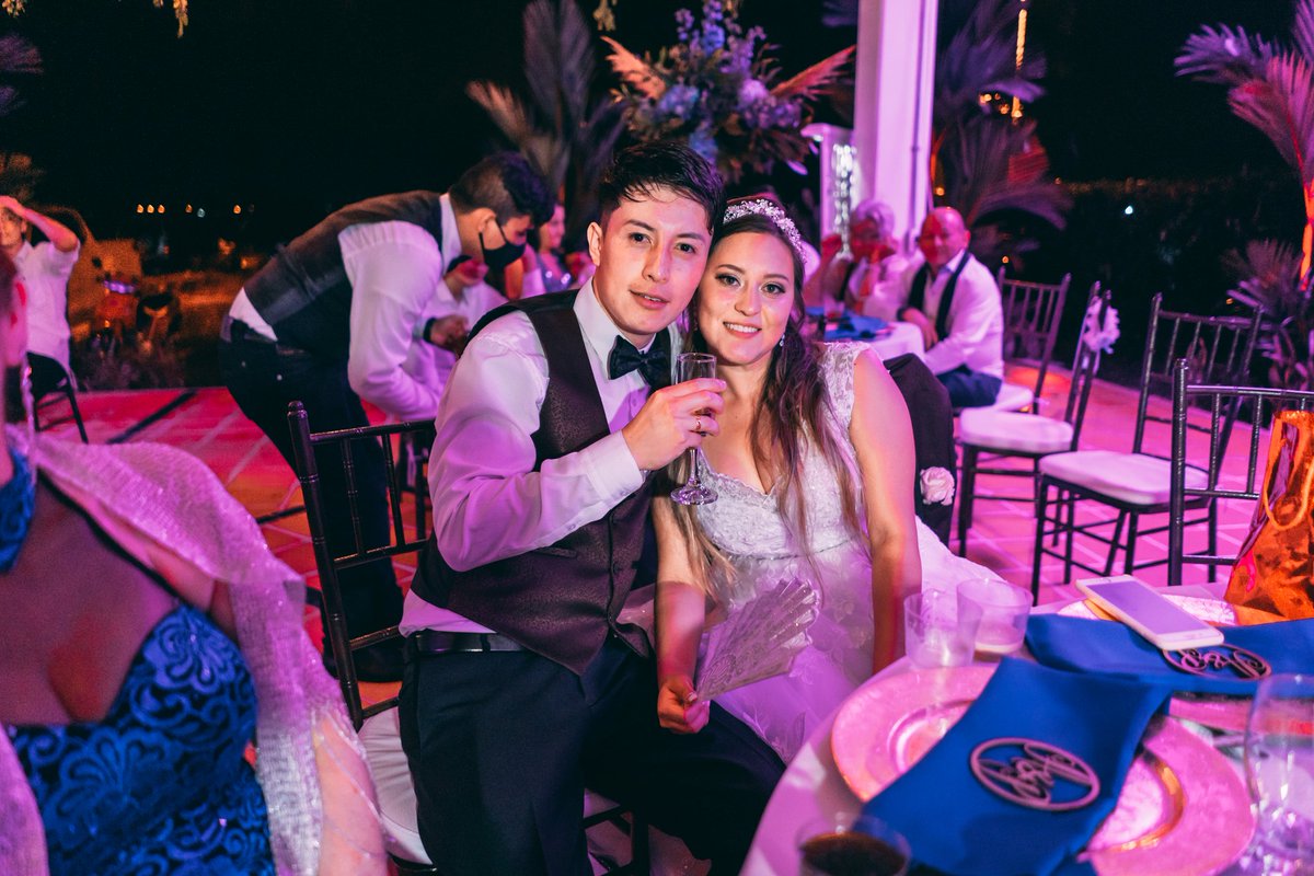 tobbyeventos1's tweet photo. 𝕃𝕒 𝕞𝕖𝕛𝕠𝕣 de las fiestas con nosotros 🥳
𝙘𝙤𝙢𝙥𝙖𝙧𝙩𝙖𝙣🤗 𝙘𝙤𝙢𝙥𝙖𝙧𝙩𝙖𝙣🤗
https://t.co/tQoRNSfWZb 🎬
Y Suscríbete a nuestro canal 👍

#bodascolombia #MúsicaEnVivo #djs 
𝐖𝐡𝐚𝐭𝐬𝐀𝐩𝐩: 3️⃣2️⃣0️⃣3️⃣3️⃣0️⃣1️⃣3️⃣7️⃣3️⃣
Local en el barrio centro🔊
TOBBY Producciones https://t.co/2cqzKTd6IW