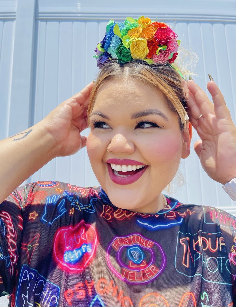 DesignerANT's tweet photo. Excited to announce that I partnered up with Michael's to bring you a LIVE workshop on how to create my paper flower crown from scratch!
This Thursday June 24th at 1:00 PM PST! Head to the link in my bio to sign up for the class!
#michaelsstore #cricut #flowercrown https://t.co/Qhgw5elQPb