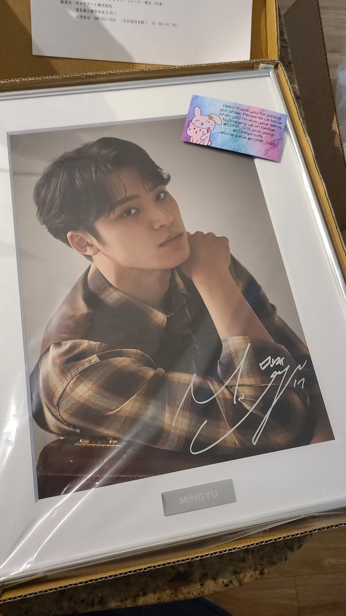 Yoongimeowmeow7's tweet photo. Thank you so so so so much to @CDMR_GOs for hosting the GO for these frames!! Mine arrived and I'm over the damn moon!! He's so beautiful and i can't wait to hang it up 🥺💕💎
@pledis_17 #SEVENTEEN #Your_Choice #CDMRproofs https://t.co/5w6u6y0C5a