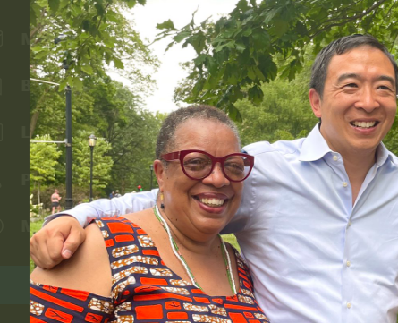 BarbarianCap's tweet photo. Watch and learn from @AndrewYang... keep your palms and fingers to yourself https://t.co/UuA3kvqHTk