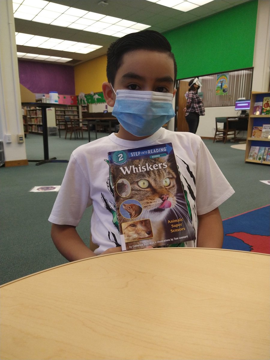 monica_1982p's tweet image. We complete one more of the Summer Challenges☑️ this time was from Ms. Venegas #Gotothelibrary @coachdavidaia We did it Rodrick 🙋📖 #inskeeparena