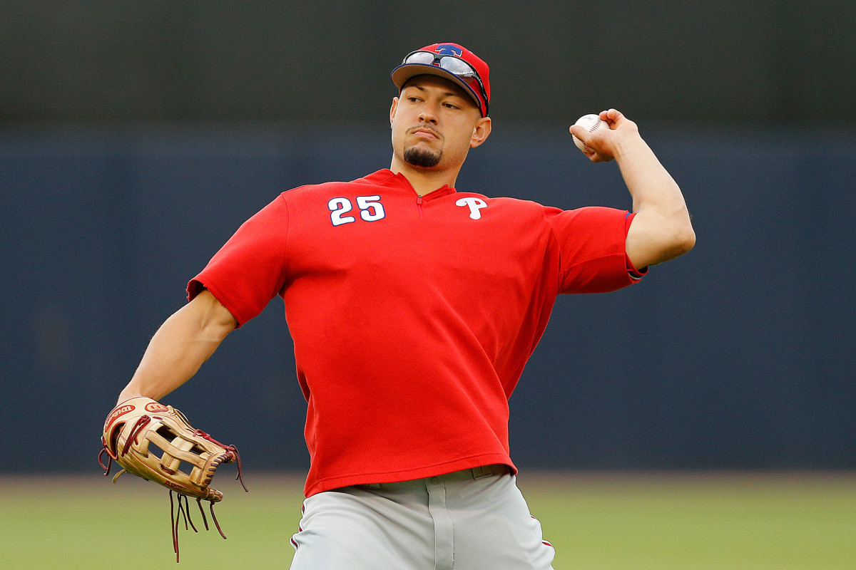 Dylan Cozens abandoning pro baseball to chase NFL dream