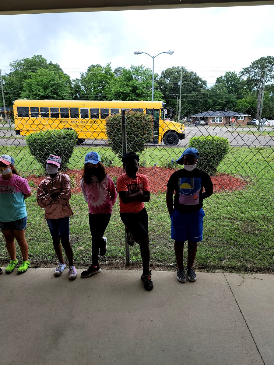 mstew007's tweet image. You got to love HAT DAY!!!! @SherwoodParkES @CumberlandCoSch @CCSElemEd @SHPurcell4 #ccsrise2021 #TheGreatComeback
