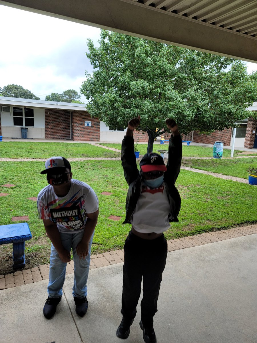 mstew007's tweet image. You got to love HAT DAY!!!! @SherwoodParkES @CumberlandCoSch @CCSElemEd @SHPurcell4 #ccsrise2021 #TheGreatComeback