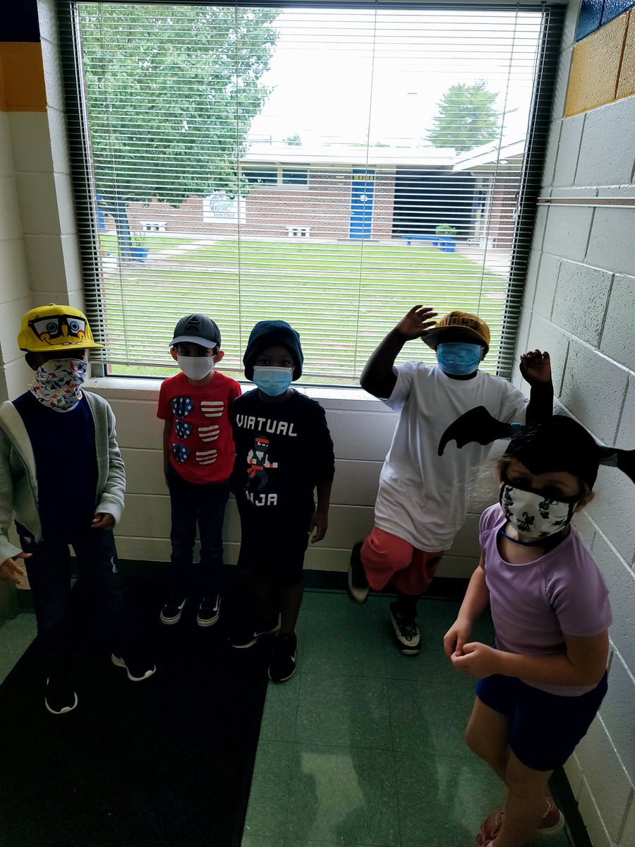 mstew007's tweet image. You got to love HAT DAY!!!! @SherwoodParkES @CumberlandCoSch @CCSElemEd @SHPurcell4 #ccsrise2021 #TheGreatComeback