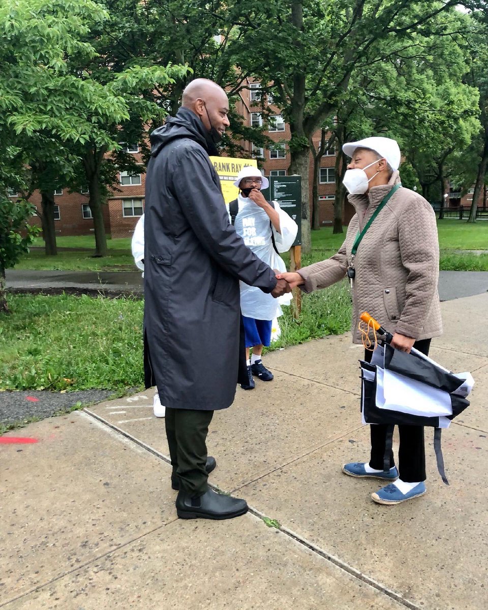 Southeast Queens! I’m out here for us. Let’s get it done and #RankRayOne ☝🏿