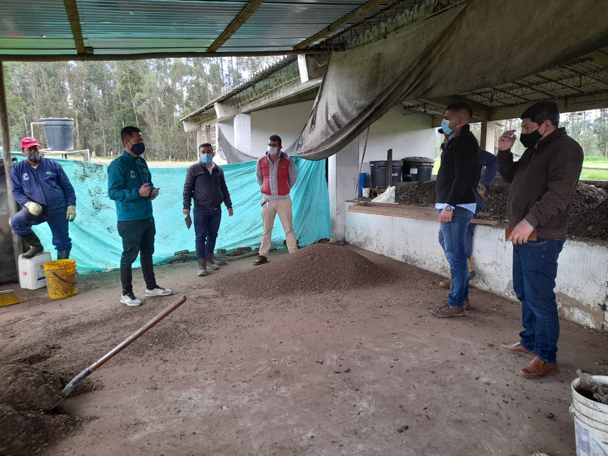 Recibimos visita d alcalde d <a href="/ArcabucoB/">Arcabuco Boyacá</a>, ingeniero Yamith Rodríguez, quien vino a #Paipa a conocer procesos d recolección, rutas selectivas, disposición final y transformación de residuos sólidos orgánicos, que llevamos a cabo en nuestra planta de aprovechamiento de #RedVital.