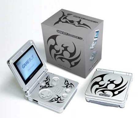 3CC0__'s tweet photo. Game Boy Advance SP Tribal https://t.co/oFNv2q4G9U
