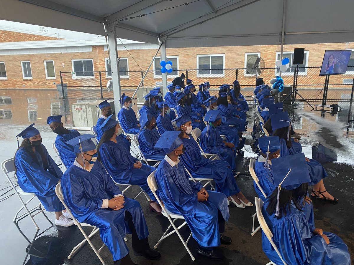 Salute to the Shaw Avenue graduating class of 2021…. @PtaShaw @VStream30 #ForShaw