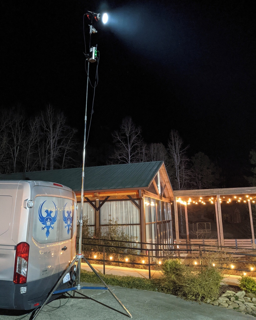 Safely sitting 20' high on the Mombo Combo Stand, the Orion 300FS head weighs 8lbs and the control ballast weighs 7lb -  you can even put 2 Orion 300FS there (maybe add a sandbag)

And it gives you both color and white!⁣

📷 @bp40creative
<a href="/prolycht/">Prolycht</a>

Call for a demo or more info