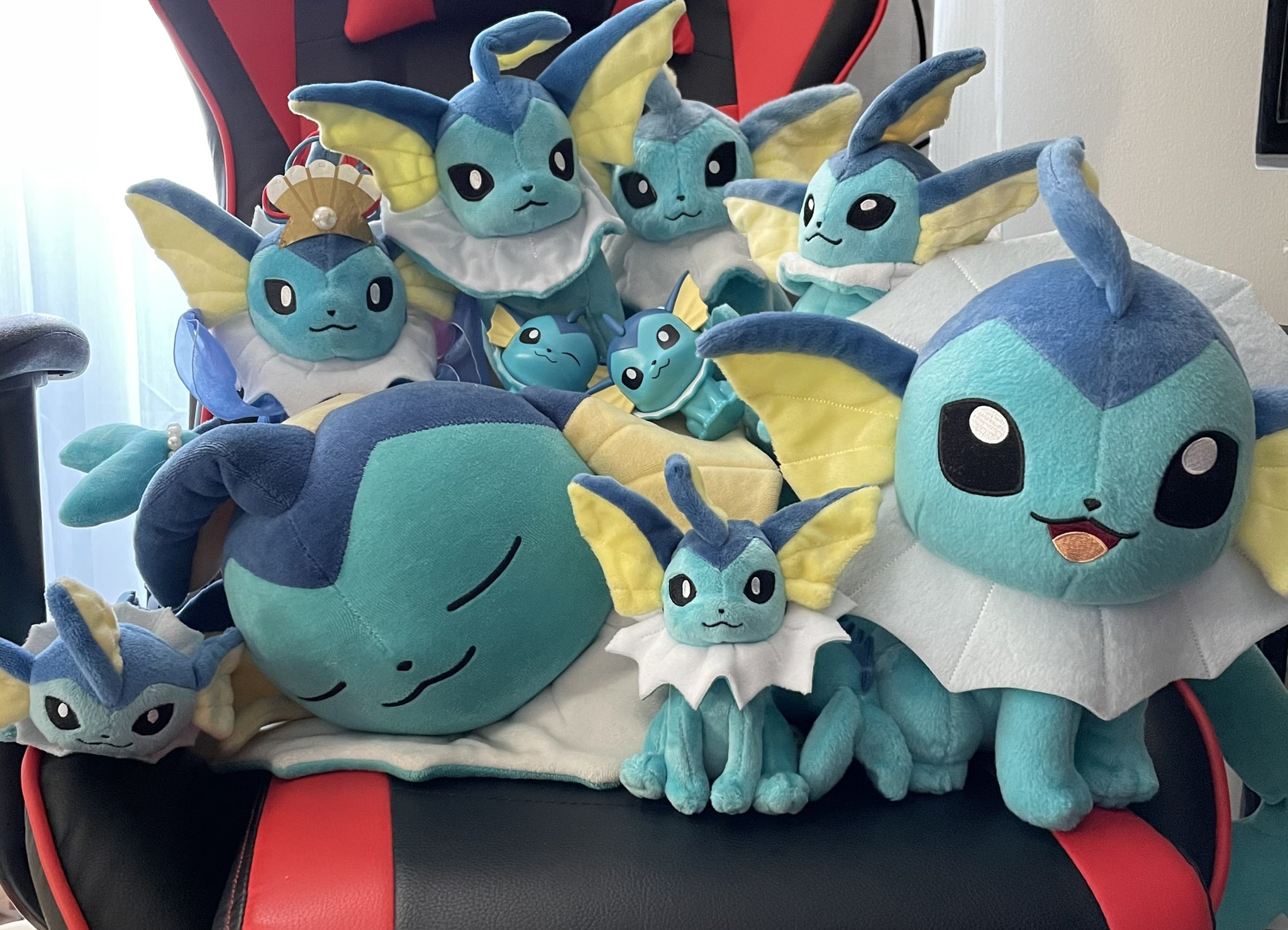 あーにゃのふわふわ工房 私が小学生の頃から変わらない 1番大好きなポケモンはシャワーズです シャワーズのぬいぐるみを見つけると思わずお迎えしたくなっちゃいます それでも全員お迎えしてると大変なことになるので泣く泣く厳選していますが みんな