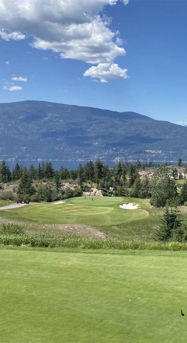 TheFiddler38's tweet photo. What a day at ⁦@predatorridge⁩ . Thanks for the hospitality Brad . #kelownagolf #foreeeee https://t.co/4M11zkMzrj