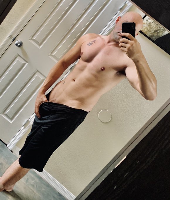 Back up and running on @OnlyFans and to celebrate it&rsquo;s free right now to subscribe!  So get in while<a class="tags" href="/tag/onlyfans">@onlyfans</a><a href="/tag/adultwork"class="tags"><span>#adultwork</span></a><a href="/tag/subscribe"class="tags"><span>#subscribe</span></a><a href="/tag/maletalent"class="tags"><span>#maletalent</span></a><a href="/tag/onlyfans"class="tags"><span>#onlyfans</span></a>