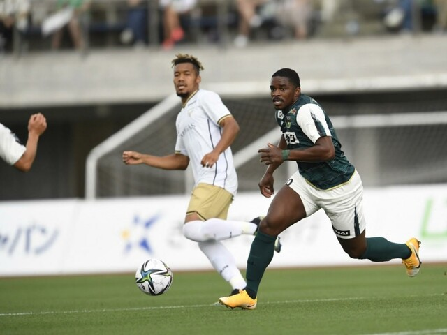 FutbolSamurais's tweet photo. Continuando la historia de terror de ese par de equipos, viajamos a #Matsumoto, donde #Omiya no pasó del empate. #Sagamihara de local dejó ir la oportunidad de sumar y perdió contra #TokyoV.
(17°) Matsumoto Yamaga 0-0 Omiya Ardija (21°)
(22°) SC Sagamihara 0-2 Tokyo Verdy (9°) https://t.co/KhHLhbDJ82