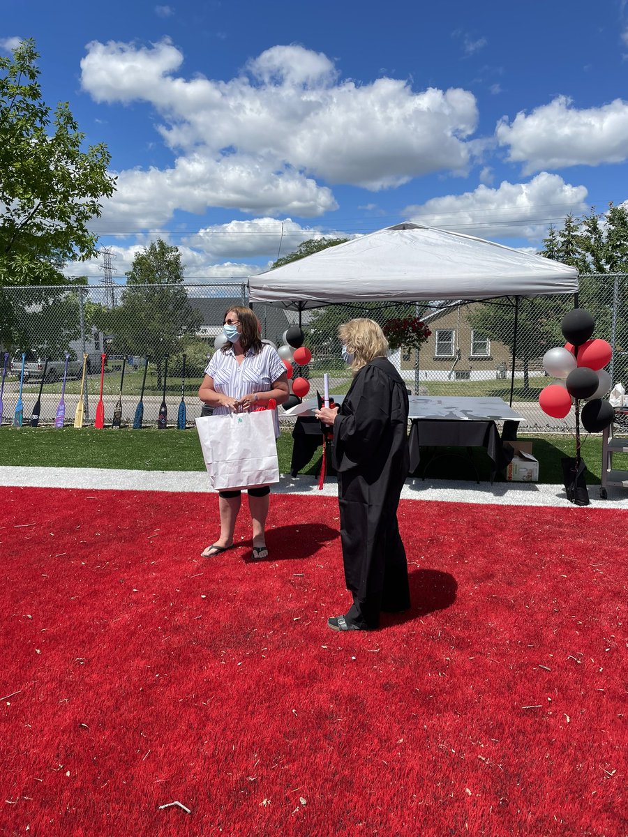 Christine Nicolaides tweet media