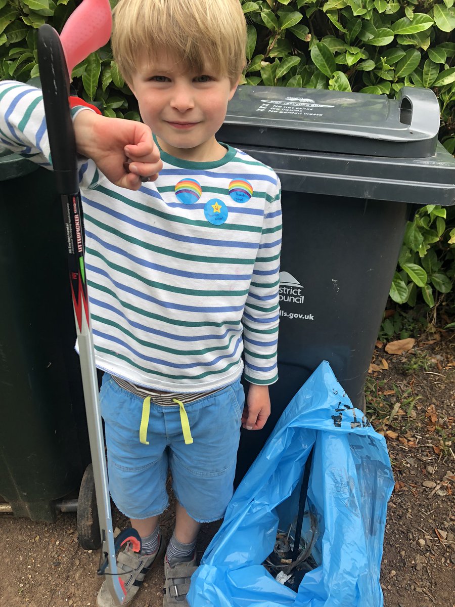 There’s a new kid on the litter-picking block (Lucca, age 4) 😊 Great ‘Adopt a Street’ initiative for Malvern <a href="/OurMalvernHills/">MHDC Community Services</a>
@SPMVOAK <a href="/SPPSMalvernVale/">SPPS- Malvern Vale site</a> 
#keepbritaintidy #litterhero #dontbeatosser