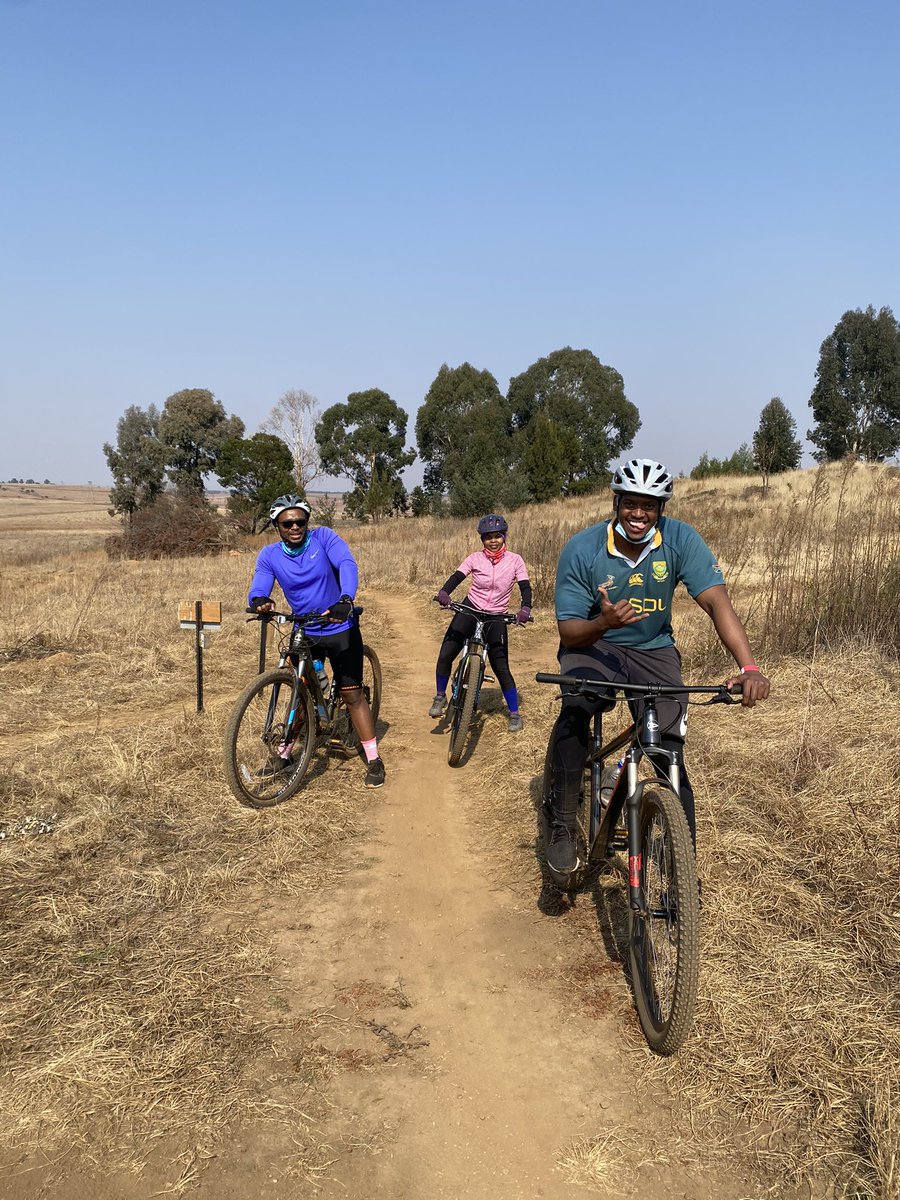 🚵‍♀️ Full mountain biking experience 🚵‍♀️
What does it include?
Quality mountain bike
Helmet 
Training...3 Basic fundamentals 
🔸body position 
🔸level pedals
🔸braking 
Guided ride 
Ride development 
Bike park fee
#letsgetmorepplcycling #instuctor #pretoria #mtb #mtblife #cycling