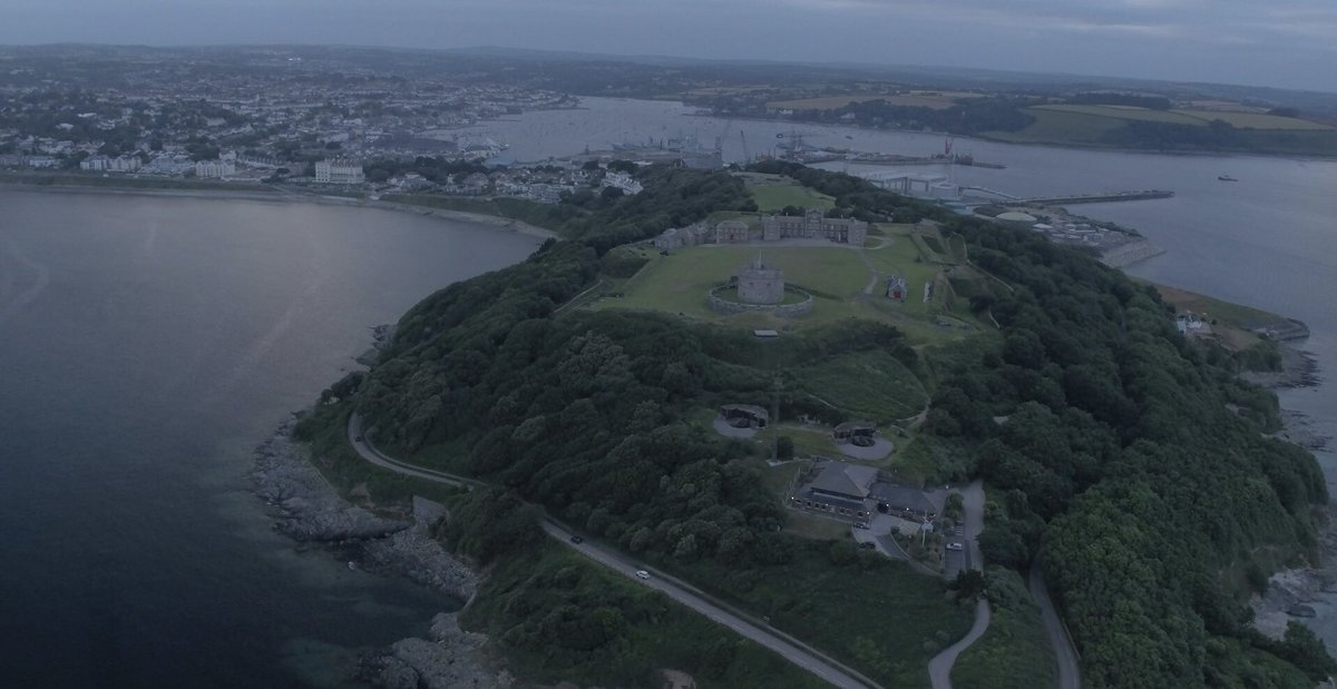 TrafalgarWay's tweet photo. This is a still pic from our 2017 film called #TheWay looking down and across to the fantastic and historic @FalmouthTownUK and where it starts #TrafalgarWay #TheWay2021 #RTTWno6 🚴🏻♀️🚴🚴 #endurancecycling #longdistancecycling #longdistancecyclist #ultraendurance #ultracycling https://t.co/CINk9g6MHH