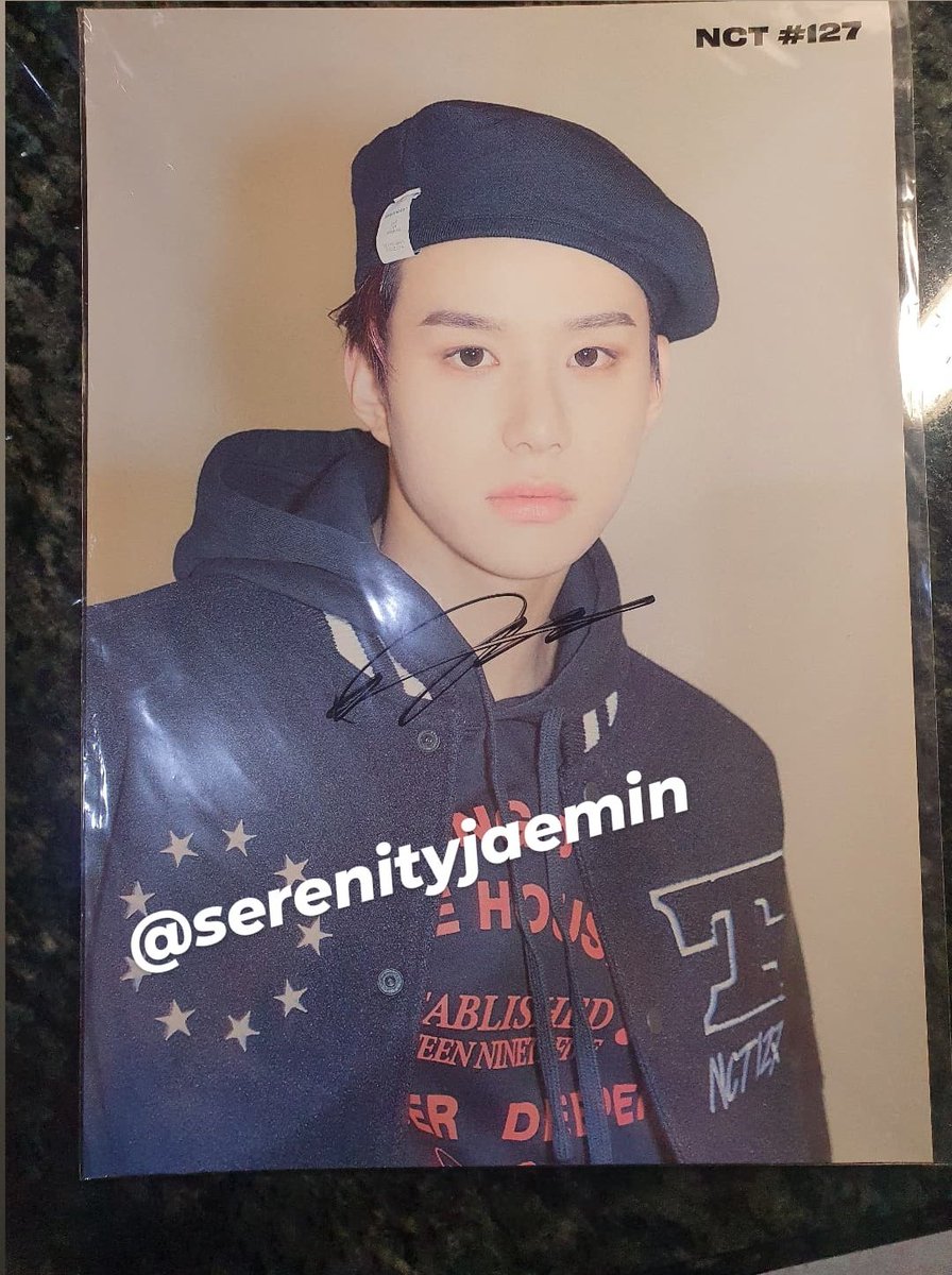 serenityjaemin's tweet photo. WTS NCT 127 ready ina 
Poster Neozone signed Jungwoo
(Ttd asli ya beli langsung dr sm web pas era neozone)
💰: 395k
Good condition✅
Bisa shopee🍊
https://t.co/pMbiHsZQG0
want to sell signed poster nct 127 jungwoo https://t.co/LfY7LoepVh
