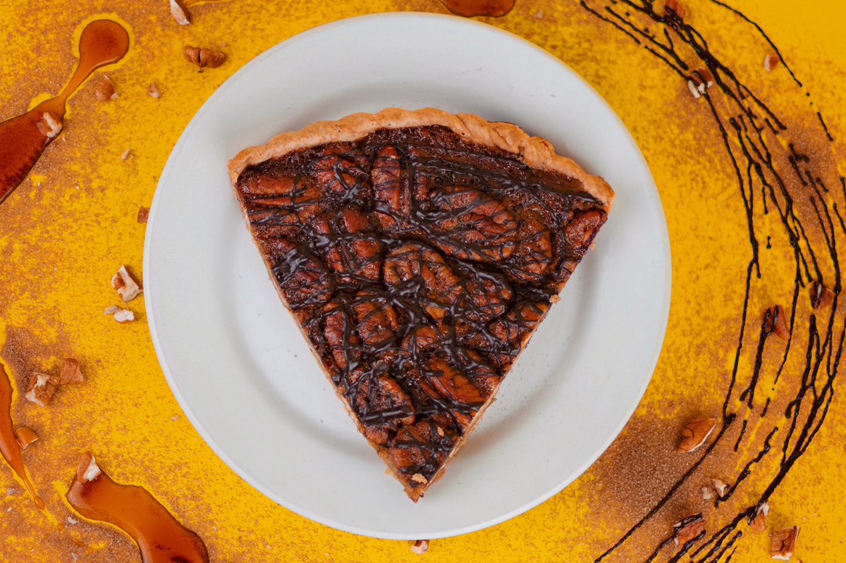 •Tarta de nuez con chocolate 🍰🌰🍫•
Crujiente y artesanal, es toda una delicia para estas tardes lluviosas 🥧☔️🍂
-
☎️🍃Haz tus pedidos al 9515061149

#LaPasión #PasteleríaFina #Pastel #Tarta #Nuez #Chocolate #Pie #Pastelería #Repostería #Europea #Oaxaqueña #Oaxaca