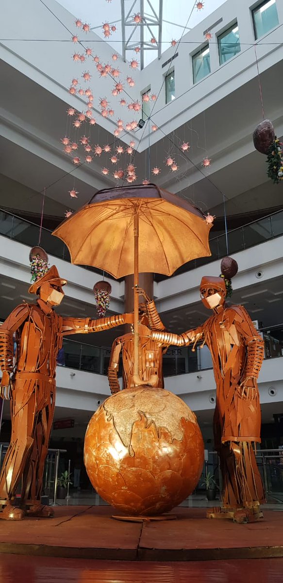 sachin211's tweet photo. A 12 feet tall scrap metal sculpture showering our love and gratitude to #CoronaWarriors is installed at @InorbitMall #Vadodara.  Let's maintain social distance, wear masks and make our warriors' lives easy. 

@narendramodi @PMOIndia @CollectorVad @VMCVadodara @CMOGuj @WHO https://t.co/siauHUKn42