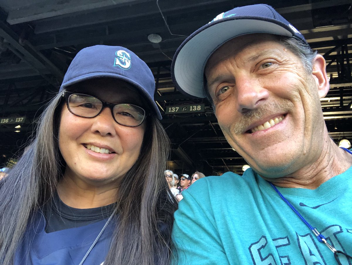 mikebdowns's tweet photo. First game back. #seausrise #mariners #gomariners @1travlndog https://t.co/NpFkg7V2nZ