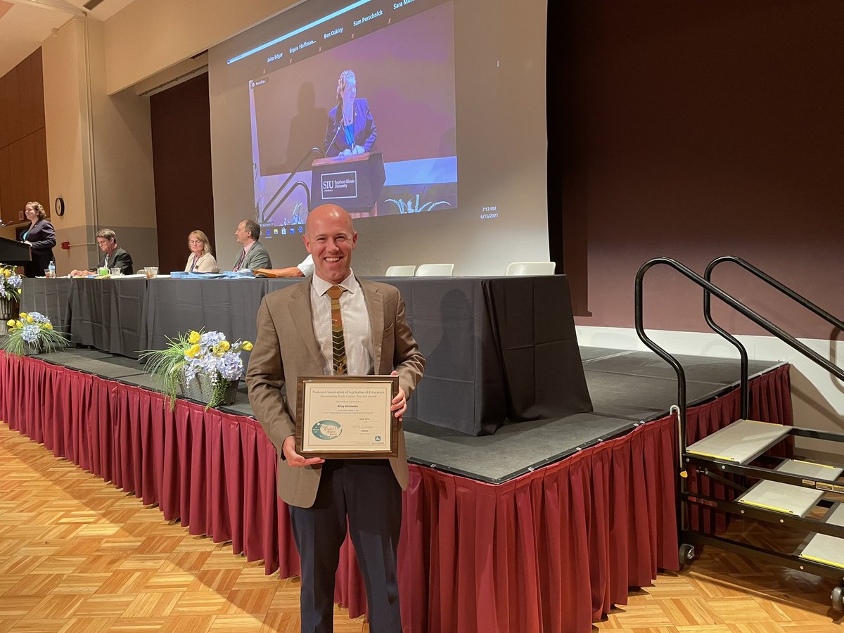 StreatFFA's tweet photo. Congratulations to Mr. Hintzsche whom was named the Illinois NAAE Outstanding Early Career Teacher! This is award is based off teacher philosophies, experiential learning and leadership opportunities for students , and professional growth! #SHSdawgs #streator #illinois #teachag https://t.co/UrxpjIEJHO