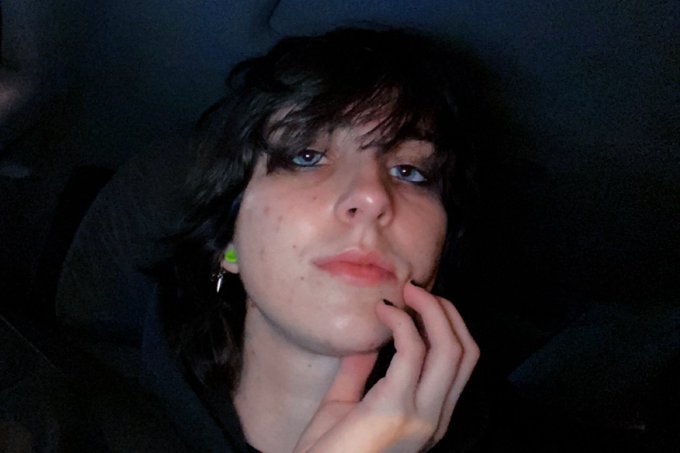 i may be sad, broke, and overworked but at least im hot https://t.co/IMtCymgh2F<a href="/tag/throwback"class="tags"><span>#throwback</span></a>