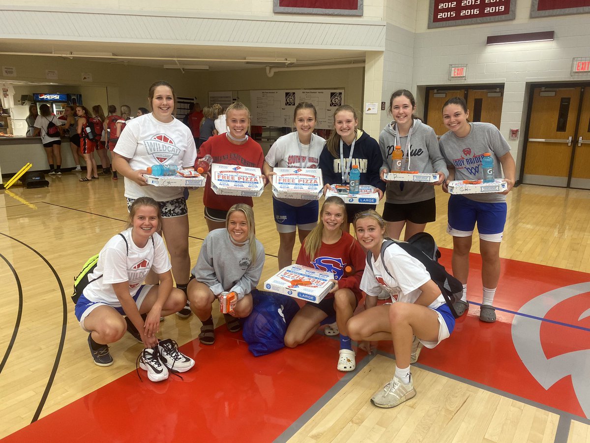 jkillingbeck9's tweet image. Avah Miner wins the knockout contest at @IWU_WBB camp! Won the team free pizza! Olivia Durham did a great job making it to the top 5 out of over 40 kids!