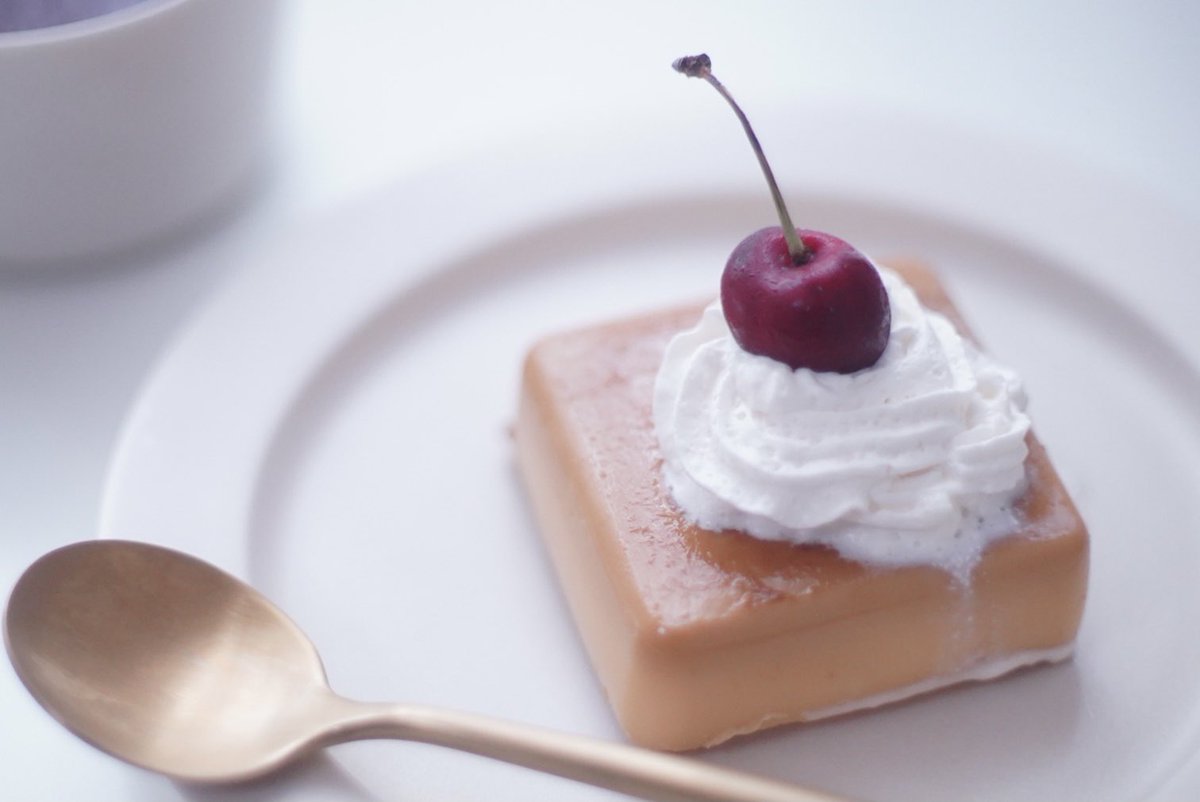 ImPhotoalbum's tweet photo. セブンにあった
濃厚卵のレトロプリン🍮

チェリーと生クリーム乗っけて
カフェ風にしてみた🍒☁️

#プリン
#オールドプリン
#オー���ドレンズ
#おうち時間
#おうちカフェ
#セブンのお菓子 https://t.co/ODyN5a1bUi
