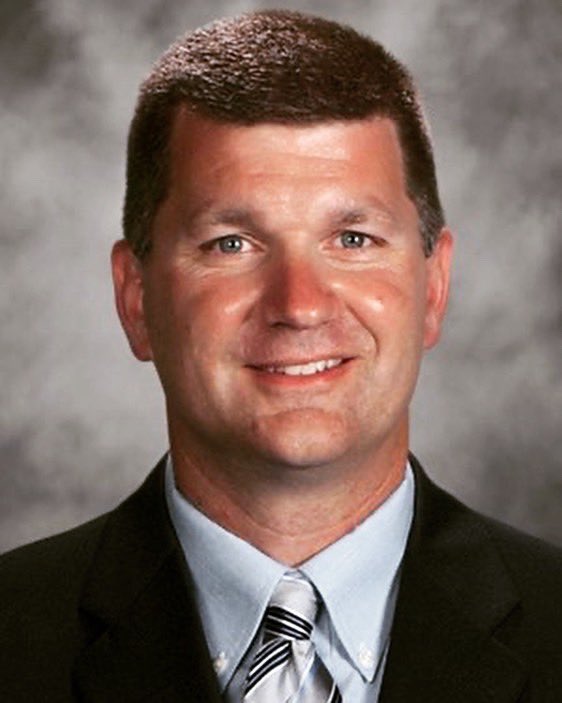 BobcatBackers's tweet photo. The future is now. 🔥 Introducing the Brookings Bobcats new AD.. Mike Jewett! Please give him a warm welcome to the Bobcat Family! Let’s get to work! 

#FeaRed #BuiltByBrookings https://t.co/R546CVvDU5