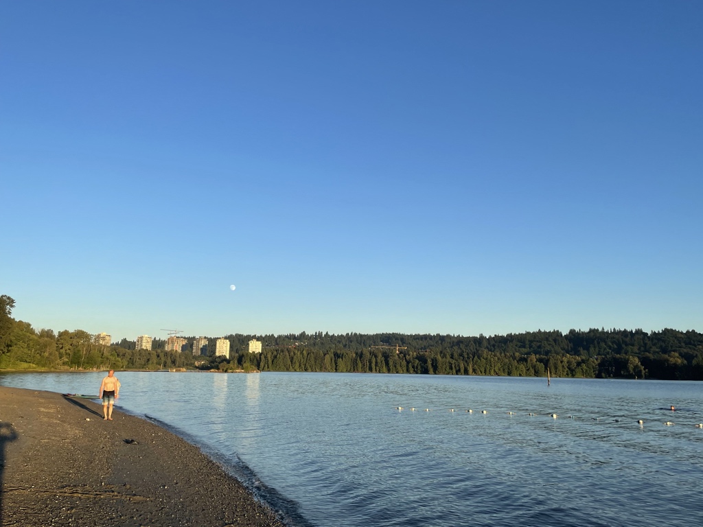 craywind's tweet image. Day 3. Today we came for 10 mins swimming to our loxal small beach. So board has been left home. Still I count it as a day