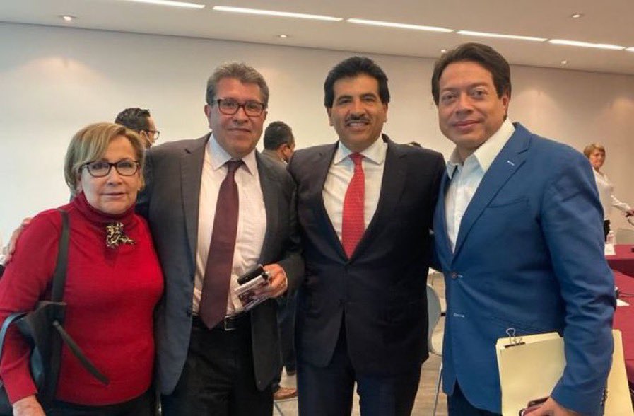 LaloSerranoZ's tweet photo. @DrRamonEnriquez sigue enviando señales de cercanía con la dirigencia nacional de #Morena e importantes liderazgos, a diferencia de otros competidores que están encarrilados en la ruta de la #4T. 
Aquí en la foto con @mario_delgado y @RicardoMonrealA https://t.co/Ymh9u5XFnz