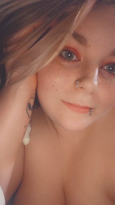 Who&rsquo;s gonna surprise me by subscribing to my onlyfans while I sleep tonight? 👀🥺🥺 https://t.co/DNJqWNv5zy<a href="/tag/kinky"class="tags"><span>#kinky</span></a><a href="/tag/subscribe"class="tags"><span>#subscribe</span></a><a href="/tag/onlyfans"class="tags"><span>#onlyfans</span></a><a href="/tag/contentcreators%20"class="tags"><span>#contentcreators </span></a>