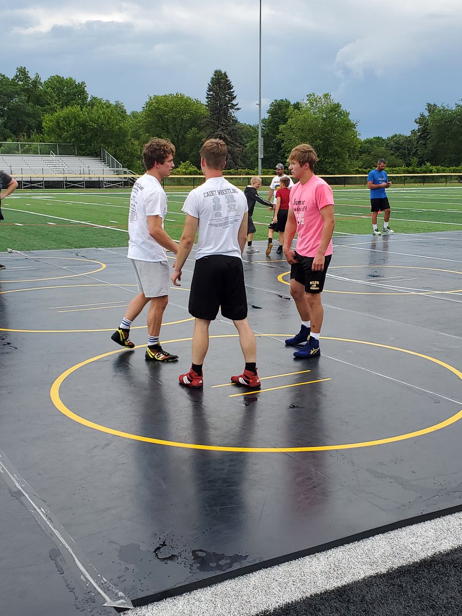 IfaWrestling's tweet photo. We had to dodge a few raindrops tonight, but finished a great outdoor camp with @KyleTBriggs This guy brings some excitement and was fun to learn from! @wartburgwrestle https://t.co/wyOMtF9Tve