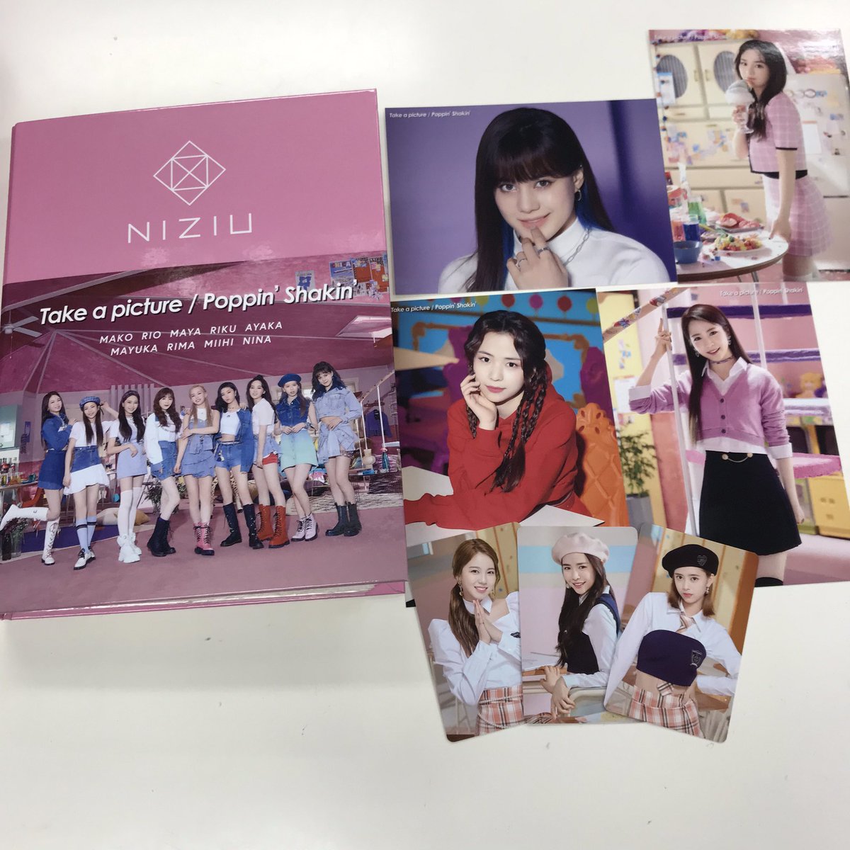 NiziU Take a pictureラントレ 70種78枚 ラントレケース入 NiziU Take a pictureラントレ 70種78枚 ラントレケース入
