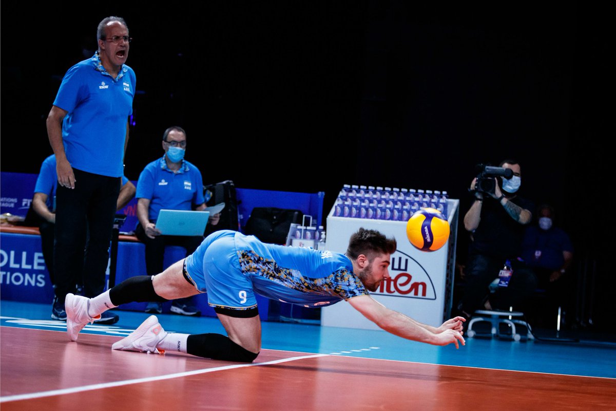 jordangallichio's tweet photo. Hoy desde las 11.00 por @TyCSportsPlay y #TyC2 la 🇦🇷🏐 cierra su participación en la #VNLMen2021 ante #Iran 🇮🇷
Un torneo atípico, con muchos imponderables, que sirvió de prueba camino a #Tokio2020
Luego tocará el anuncio oficial de la lista de 12 para 🇯🇵 https://t.co/QBZpp8exzy