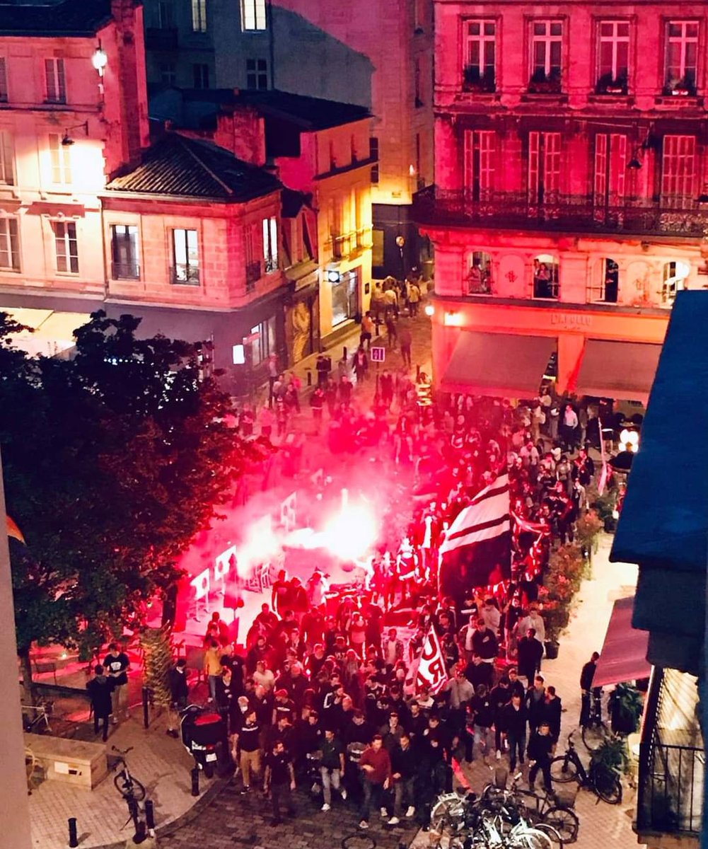 ManciRomain's tweet photo. Bordeaux la belle agitée
#NousLesGirondins https://t.co/KOUUfXXsr3