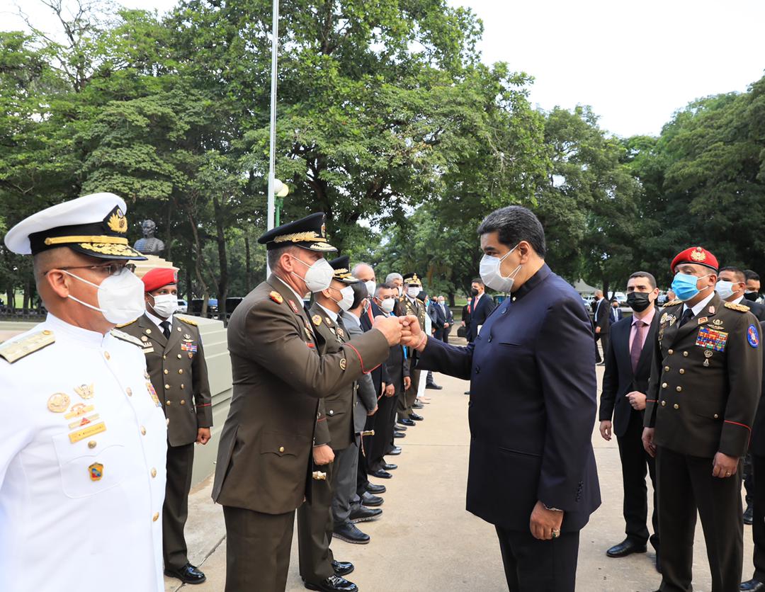 En la hora especial de la Patria inauguramos una obra maravillosa y espectacular que representa el arte de los artistas venezolanos, en honor a la gesta de Carabobo, base de la construcción del edificio republicano, con la espada de nuestro Libertador en alto.