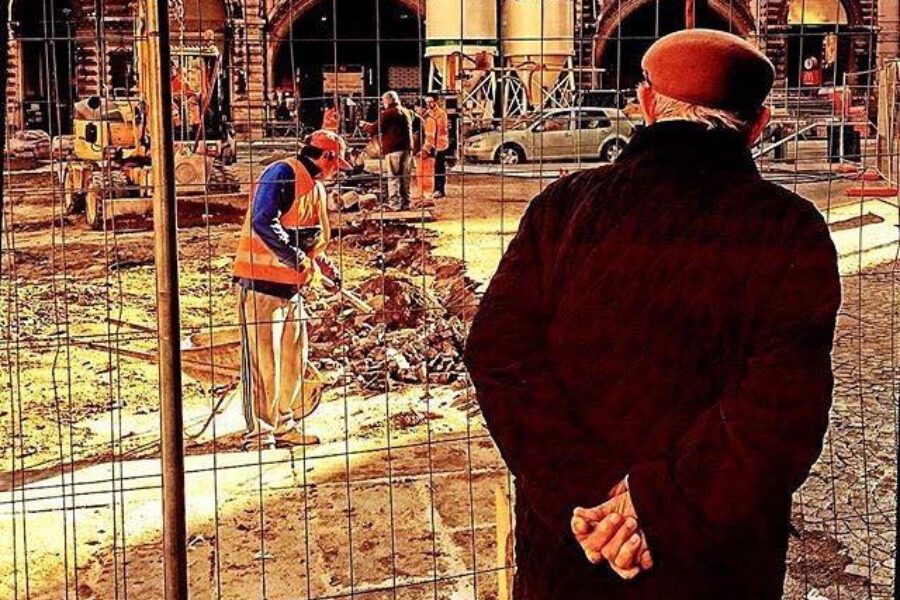 agustin_avenali's tweet photo. Mi palabra favorita de la semana:

En Bologna existe el concepto de "umarèl", que se refiere a los jubilados que se paran a mirar las obras públicas, generalmente con las manos atrás de la espalda, haciendo preguntas, sugiriendo y cuestionando. https://t.co/CKXpmll6l6