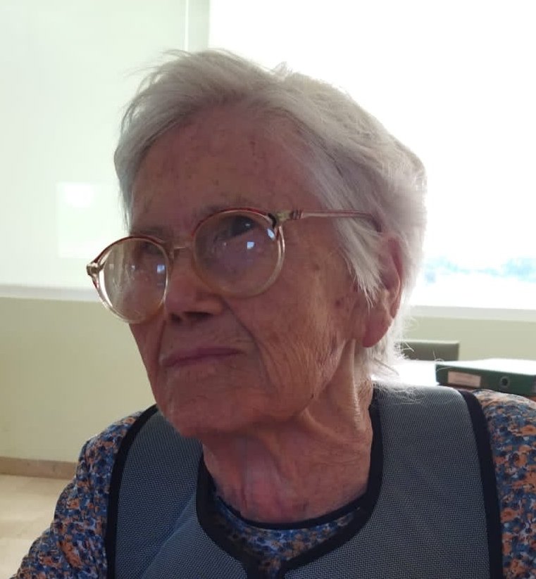Elhinojo's tweet photo. Mi querida abuela, hermana, creo que la más longeva, de las Hdades. del Valle, del @rociodehinojos ya estás junto a tus hijos, hermanos y marido en las Marismas eterna. Has pasado por ese Valle de lágrimas, donde ahora disfruta de la vida eterna y de la presencia de Dios y María. https://t.co/i9FezXcXky