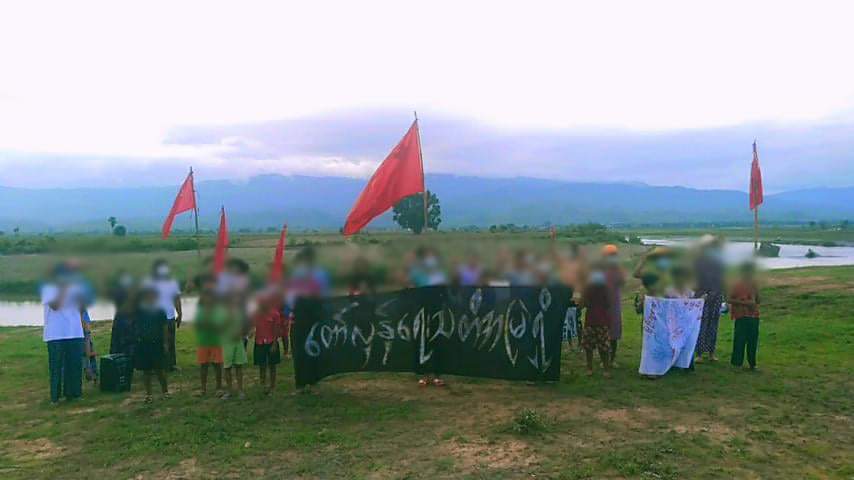 _Bhone_Yaung's tweet photo. June 23 , Magway Region  ,#Gangaw Township  Scenes of local people protesting against the military dictatorship in #Thalin village. https://t.co/CutsWVYYCJ
