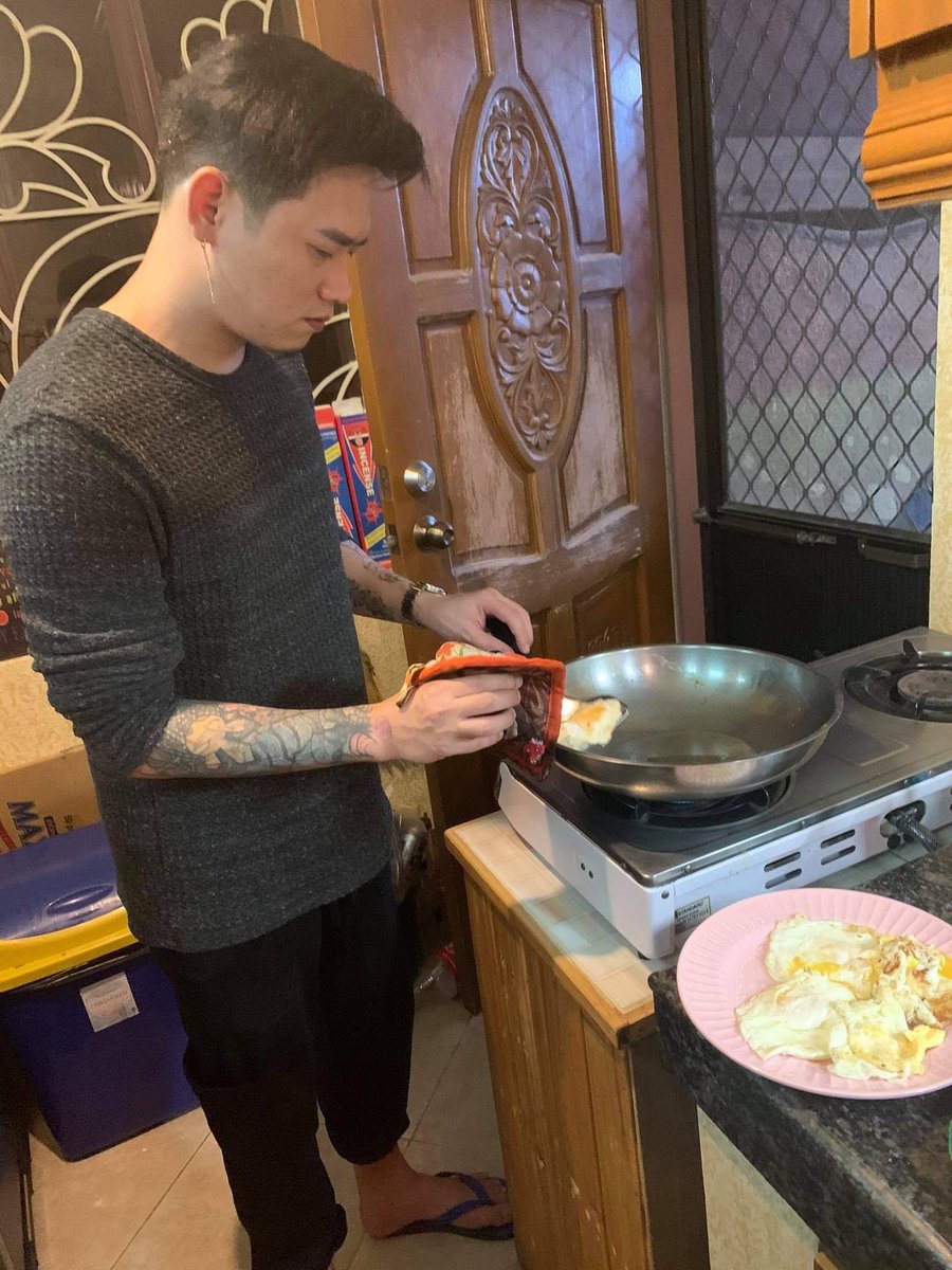 charlettebravo1's tweet photo. Spam with egg made by mmg is the best 🥰

#LOLHatawDay
MMG onLOLStage
@mmgarciaofc https://t.co/RapT5kivSM