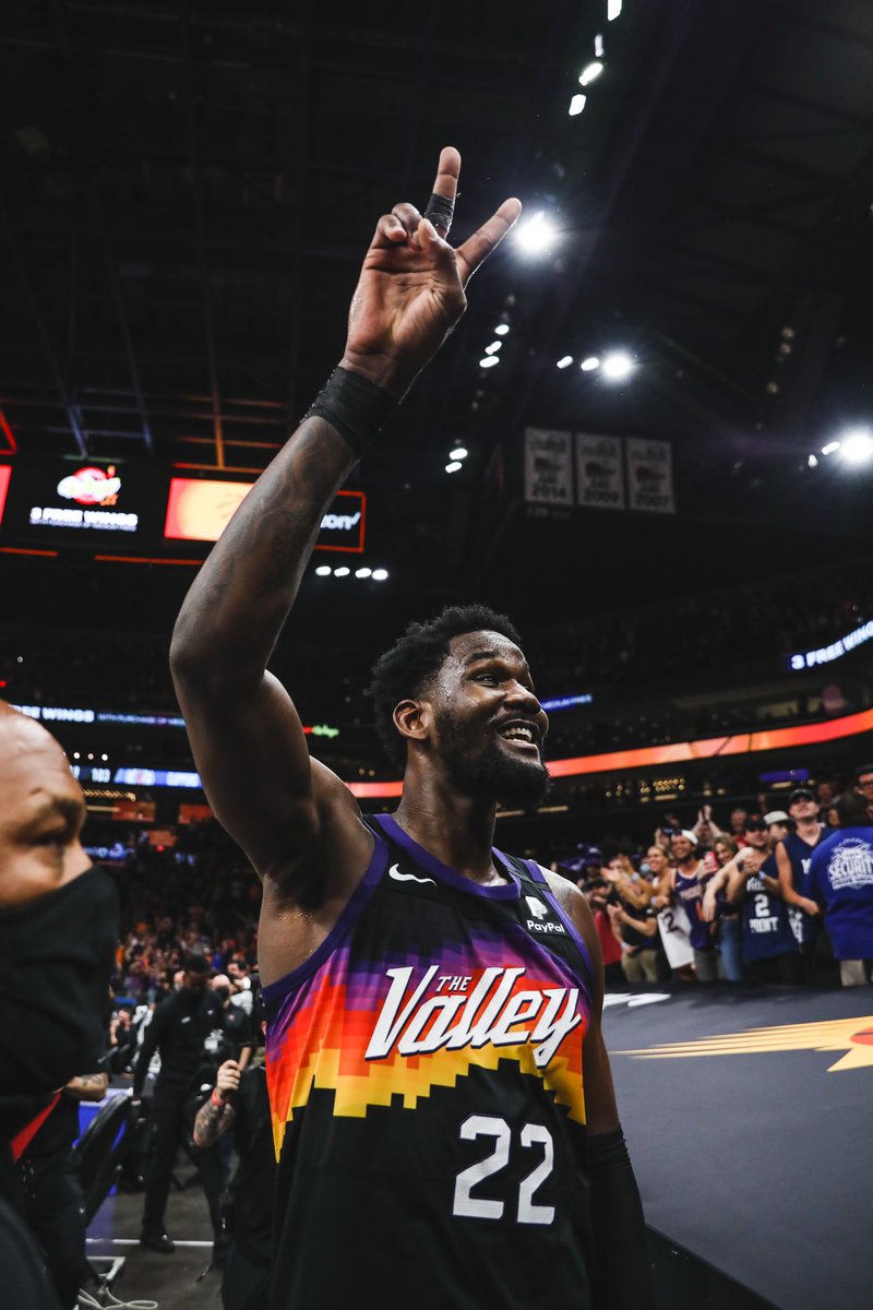 Suns's tweet photo. Had to defend home court! 

𝐄𝐕𝐄𝐑𝐘 𝐒𝐄𝐂𝐎𝐍𝐃 𝐎𝐍 𝐓𝐇𝐄 𝐂𝐋𝐎𝐂𝐊 𝐂𝐎𝐔𝐍𝐓𝐒. https://t.co/ALBpwSCsfJ