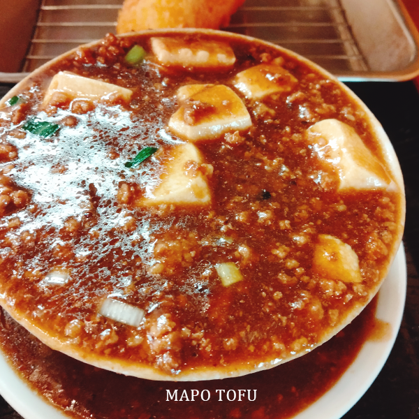 nodejima's tweet photo. 本日のランチ😋🍴
こぼれた麻婆はどのようにして食べるのが正解なのか…よくわかんなかった！ちょっとね白ご飯の改善求ム。ごちそうさまでした
#GoToLunch #こぼし麻婆豆腐 https://t.co/q0flh5Zfw8